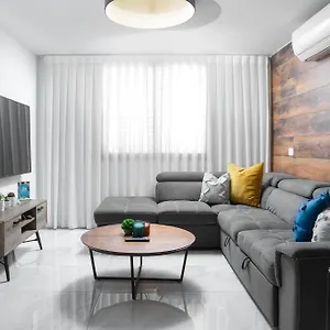  Appartement צופית אירוח 2 דירות, האחת חדר שינה וסלון והשניה 2 חדרי שינה וסלון Israël